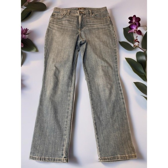 Lee Denim - Lee Relaxed Fit Straight Leg High Rise Light Wash Denim Jeans Leg 6